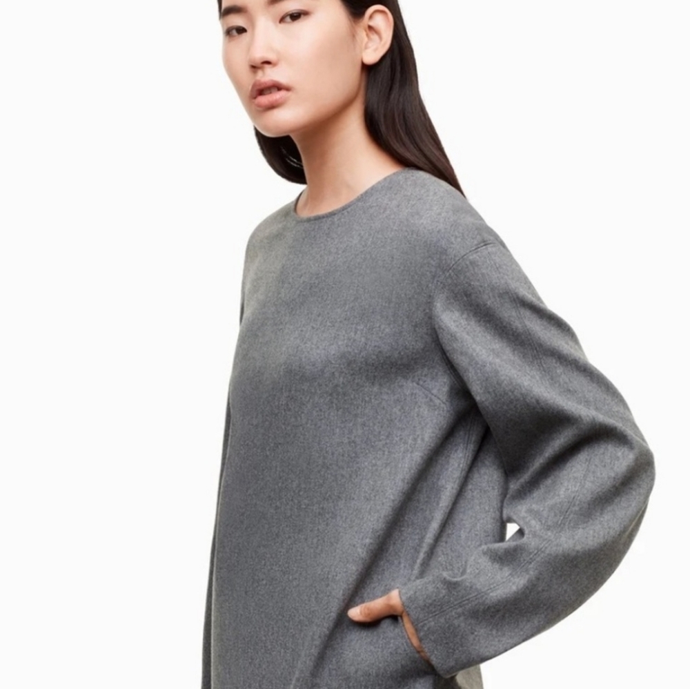 Babaton 1-01 grey 90% Wool 8% Cashmere top with zipper back opening